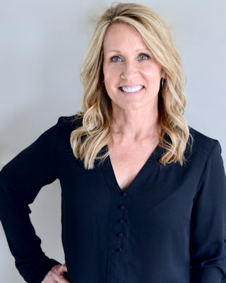 Suzanne Leake - Realtor